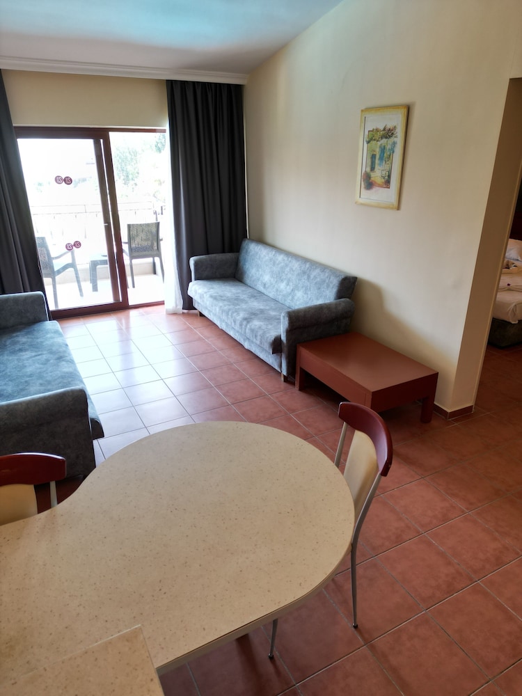 Lemas Suite Hotel — Hotel rooms in Side