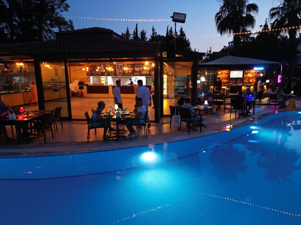 Lemas Suite Hotel — Restaurant & bars in Side