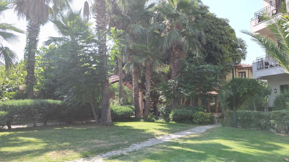Lemas Suite Hotel — Hotel building in Side