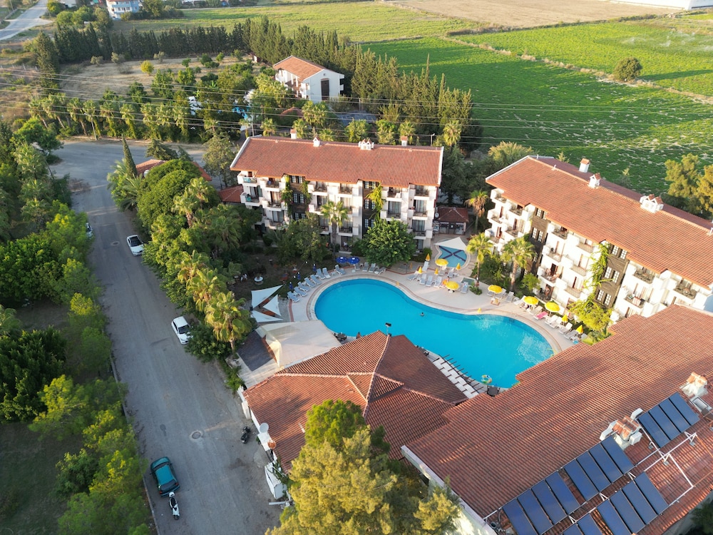 Lemas Suite Hotel — Swimming pool in Side
