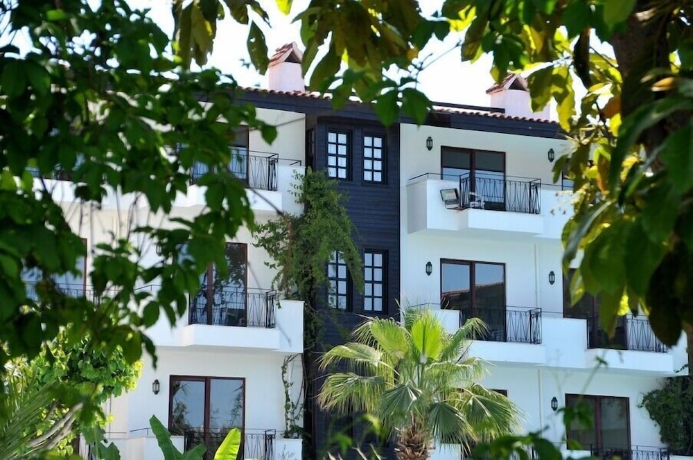 Lemas Suite Hotel — Hotel building in Side