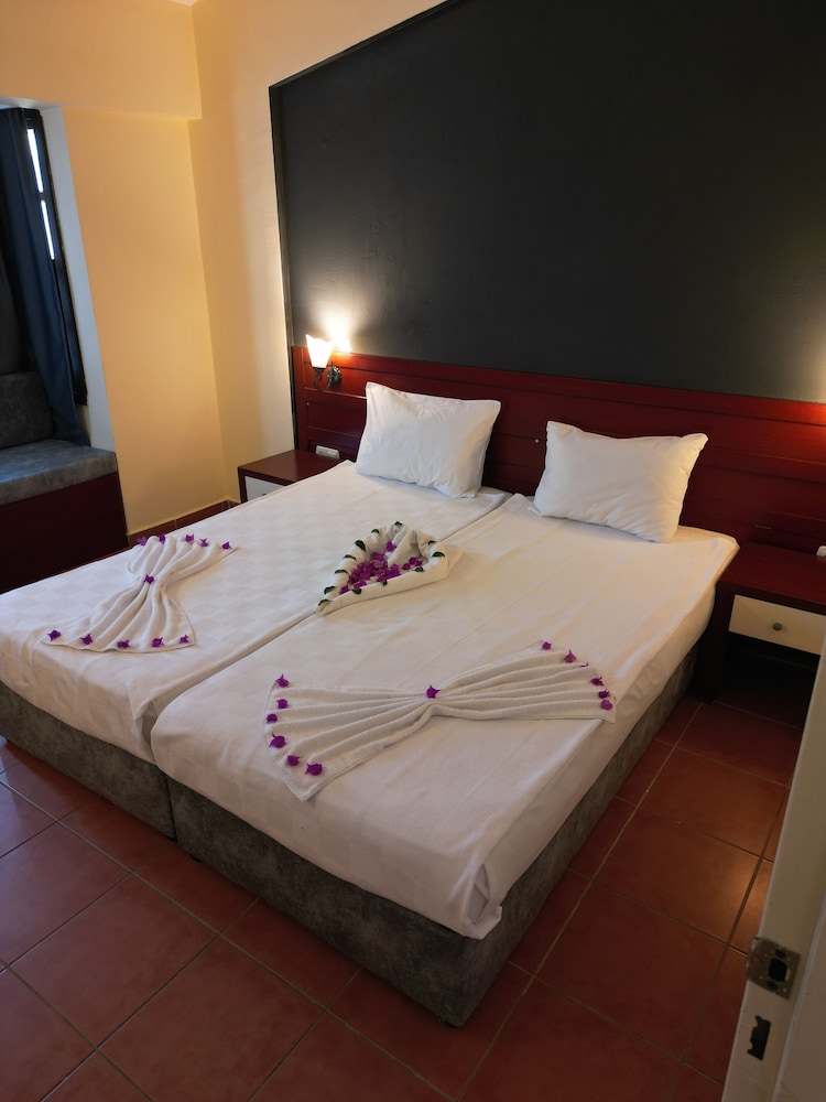 Lemas Suite Hotel — Hotel rooms in Side