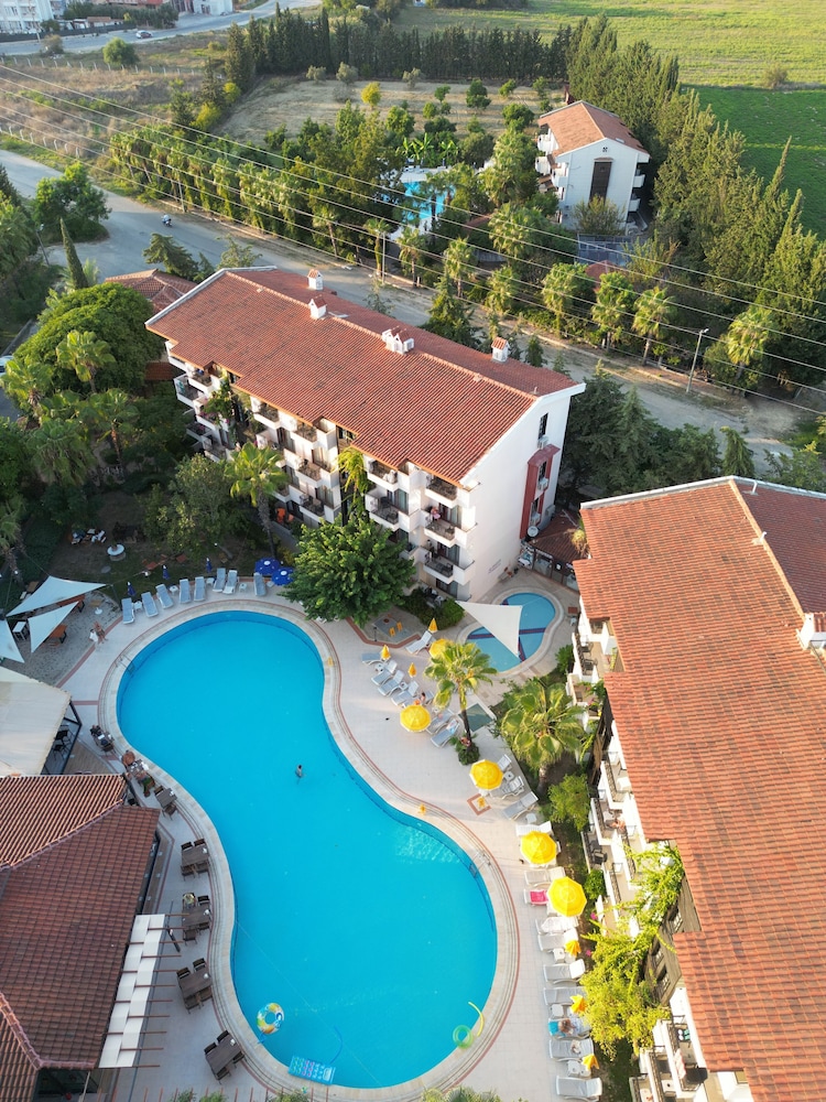 Lemas Suite Hotel — Swimming pool in Side