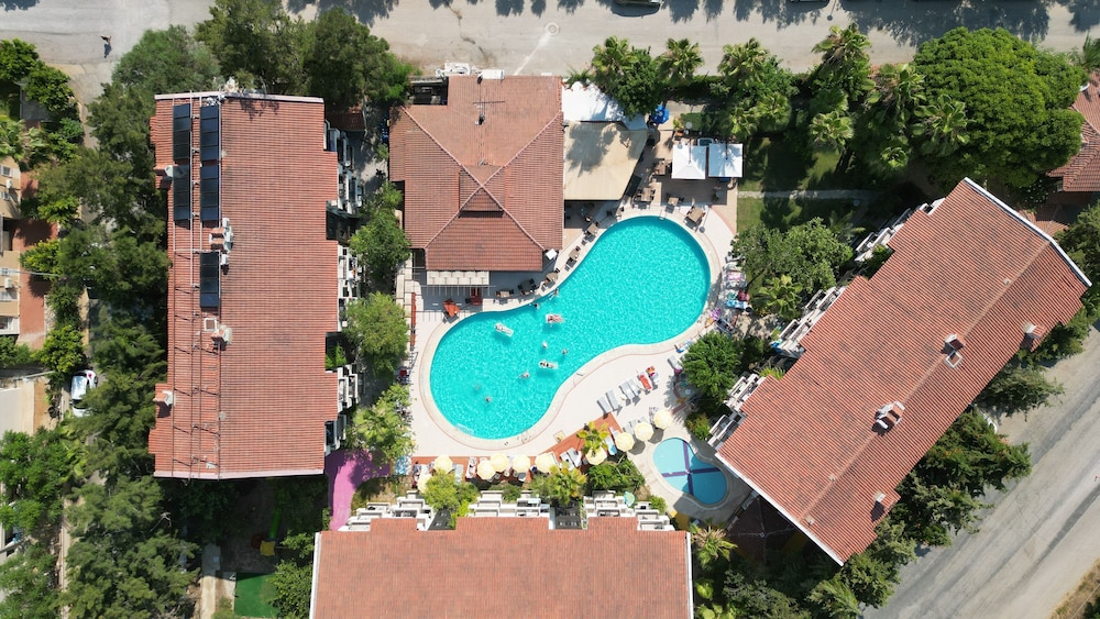Lemas Suite Hotel — Swimming pool in Side