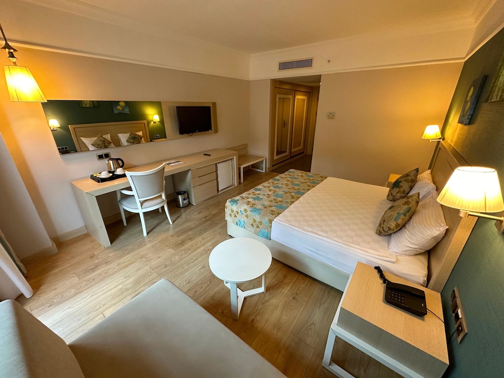 Linda Sunny Beach Hotel & Spa-Ultra All Inclusive — Hotel rooms in Side