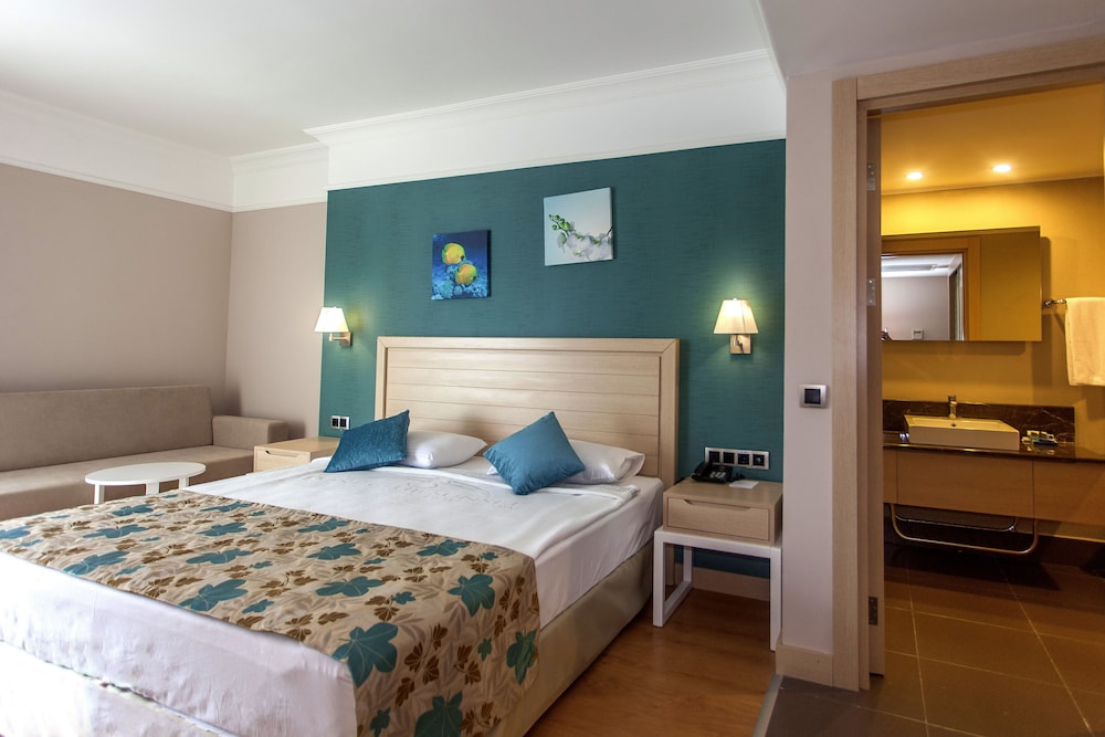 Linda Sunny Beach Hotel & Spa-Ultra All Inclusive — Hotel rooms in Side