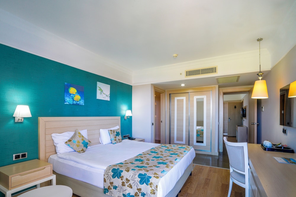 Linda Sunny Beach Hotel & Spa-Ultra All Inclusive — Hotel rooms in Side