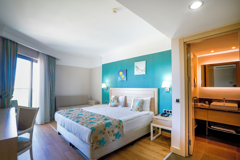 Linda Sunny Beach Hotel & Spa-Ultra All Inclusive — Hotel rooms in Side