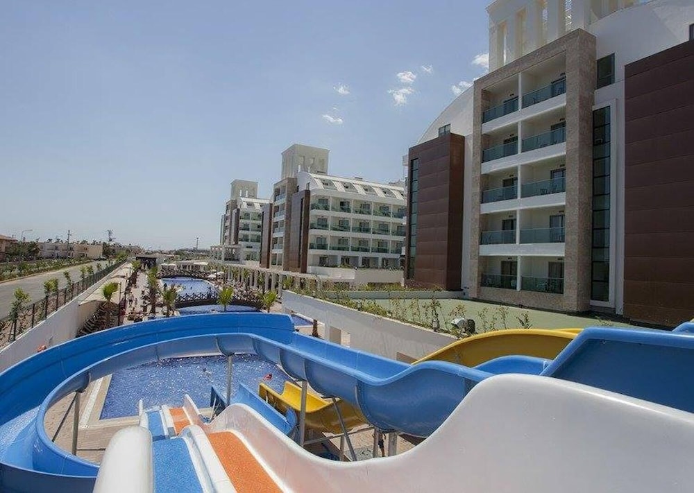 Linda Sunny Beach Hotel & Spa-Ultra All Inclusive — Attractions for children in Side