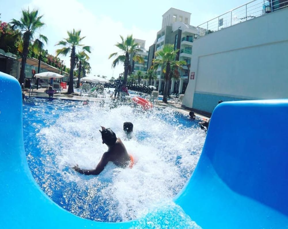 Linda Sunny Beach Hotel & Spa-Ultra All Inclusive — Swimming pool in Side