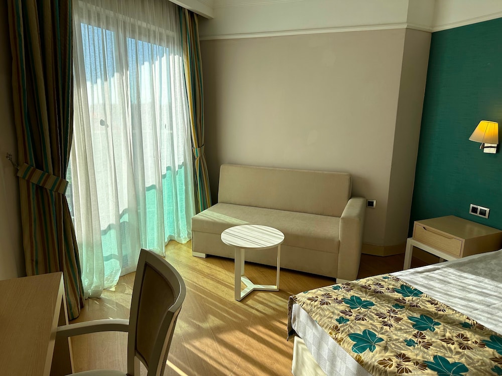Linda Sunny Beach Hotel & Spa-Ultra All Inclusive — Hotel rooms in Side