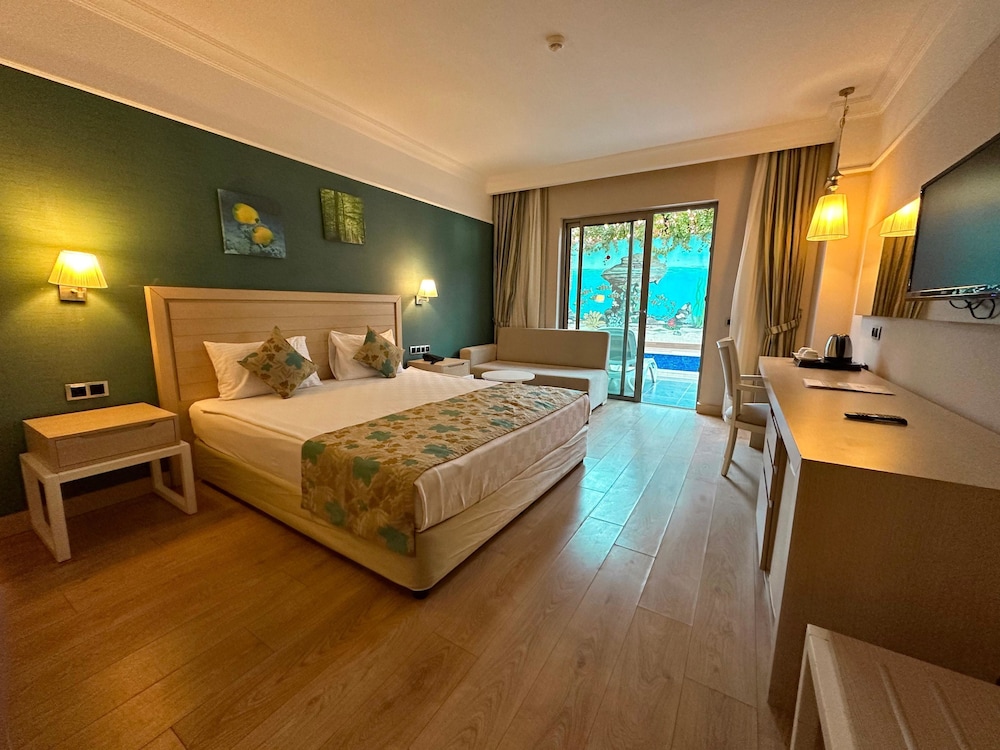 Linda Sunny Beach Hotel & Spa-Ultra All Inclusive — Hotel rooms in Side