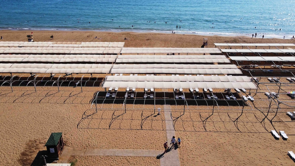 Linda Sunny Beach Hotel & Spa-Ultra All Inclusive — Beach in Side