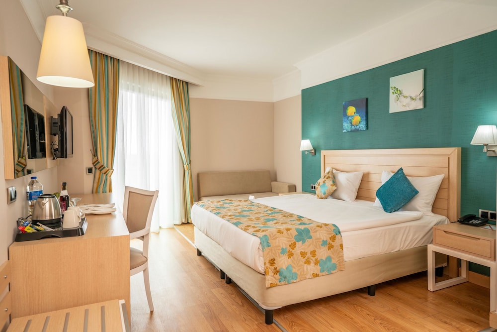 Linda Sunny Beach Hotel & Spa-Ultra All Inclusive — Hotel rooms in Side