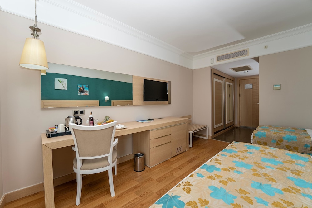 Linda Sunny Beach Hotel & Spa-Ultra All Inclusive — Hotel rooms in Side
