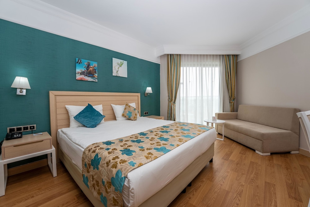 Linda Sunny Beach Hotel & Spa-Ultra All Inclusive — Hotel rooms in Side
