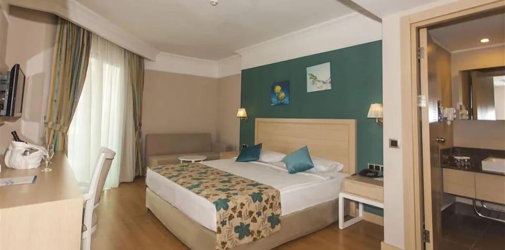 Linda Sunny Beach Hotel & Spa-Ultra All Inclusive — Hotel rooms in Side