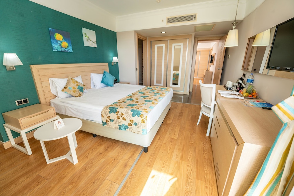 Linda Sunny Beach Hotel & Spa-Ultra All Inclusive — Hotel rooms in Side