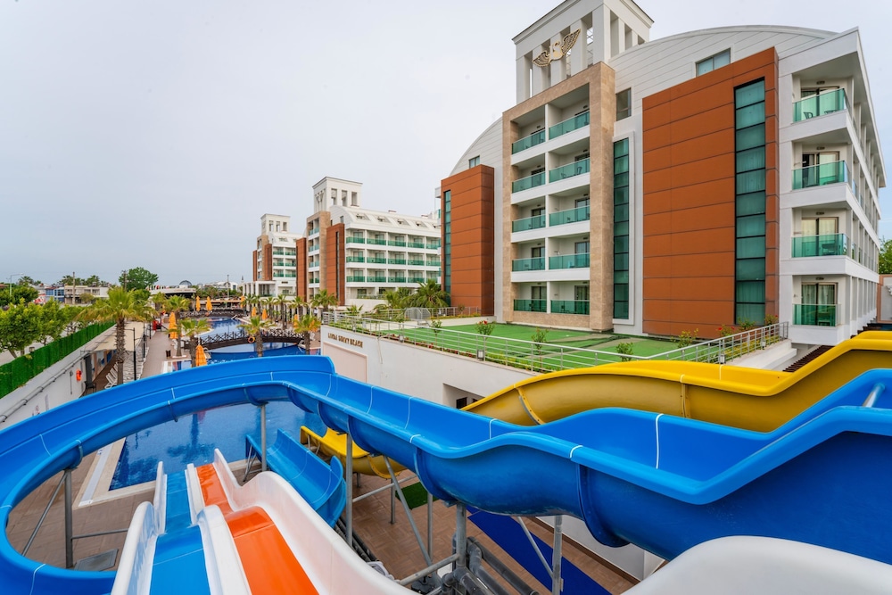 Linda Sunny Beach Hotel & Spa-Ultra All Inclusive — Swimming pool in Side