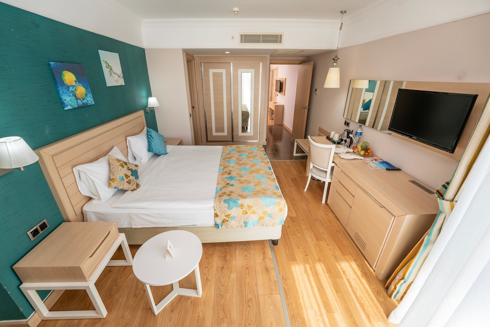Linda Sunny Beach Hotel & Spa-Ultra All Inclusive — Hotel rooms in Side