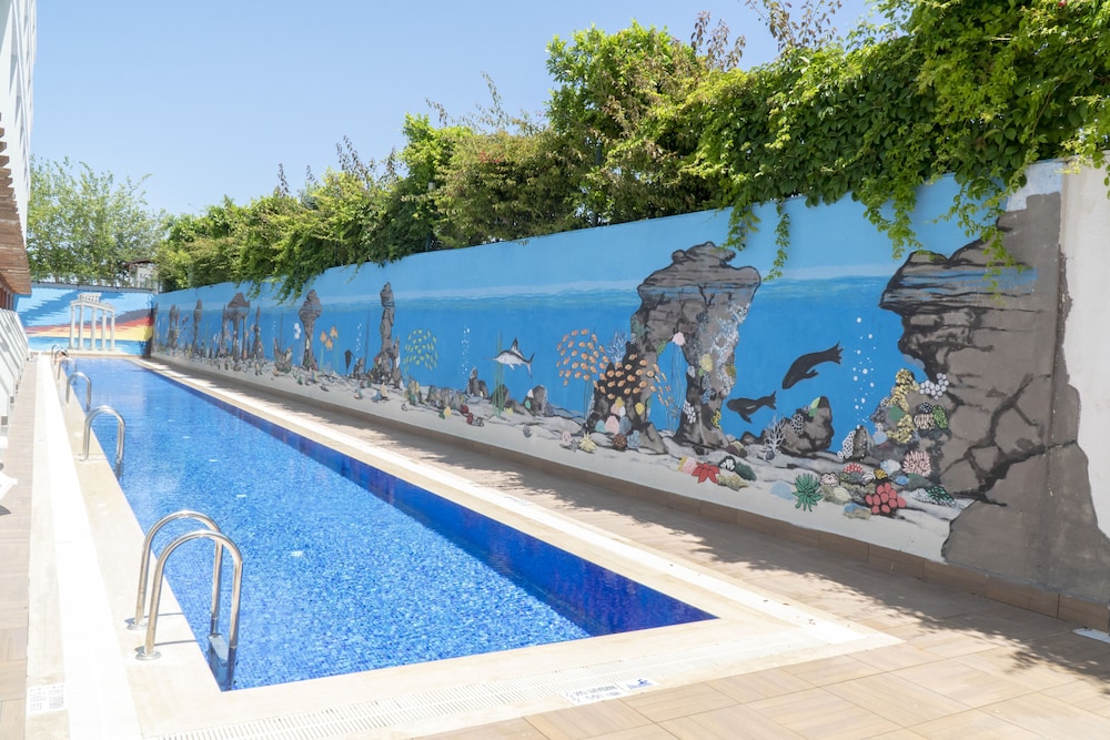 Linda Sunny Beach Hotel & Spa-Ultra All Inclusive — Swimming pool in Side