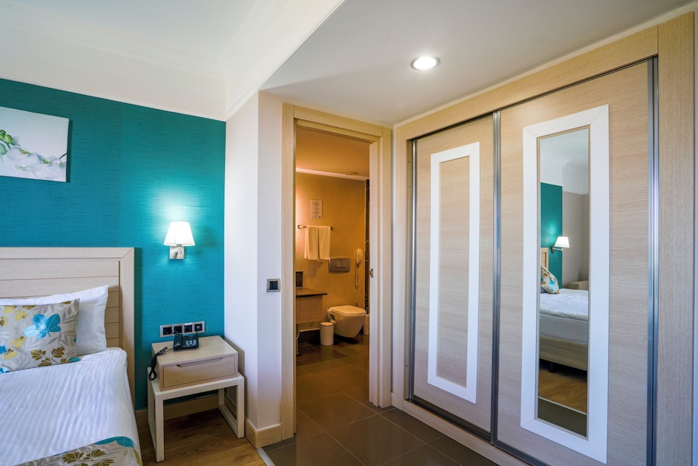 Linda Sunny Beach Hotel & Spa-Ultra All Inclusive — Hotel rooms in Side
