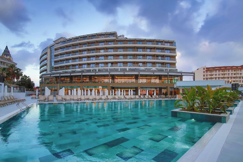 Side Stella Elite Resort & Spa 16 Plus - Ultra All Inclusive — Hotel building in Side