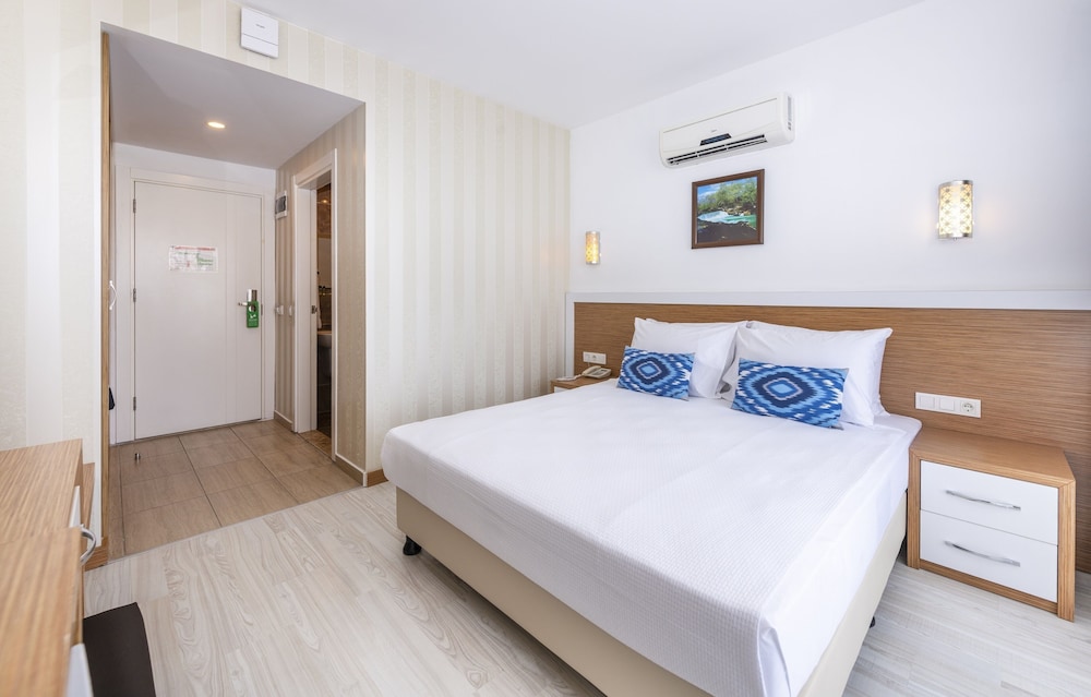 A Hotel Side — Hotel rooms in Side