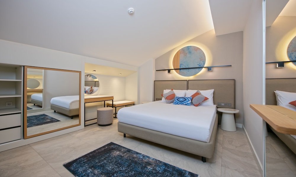A Suite Side — Hotel rooms in Side