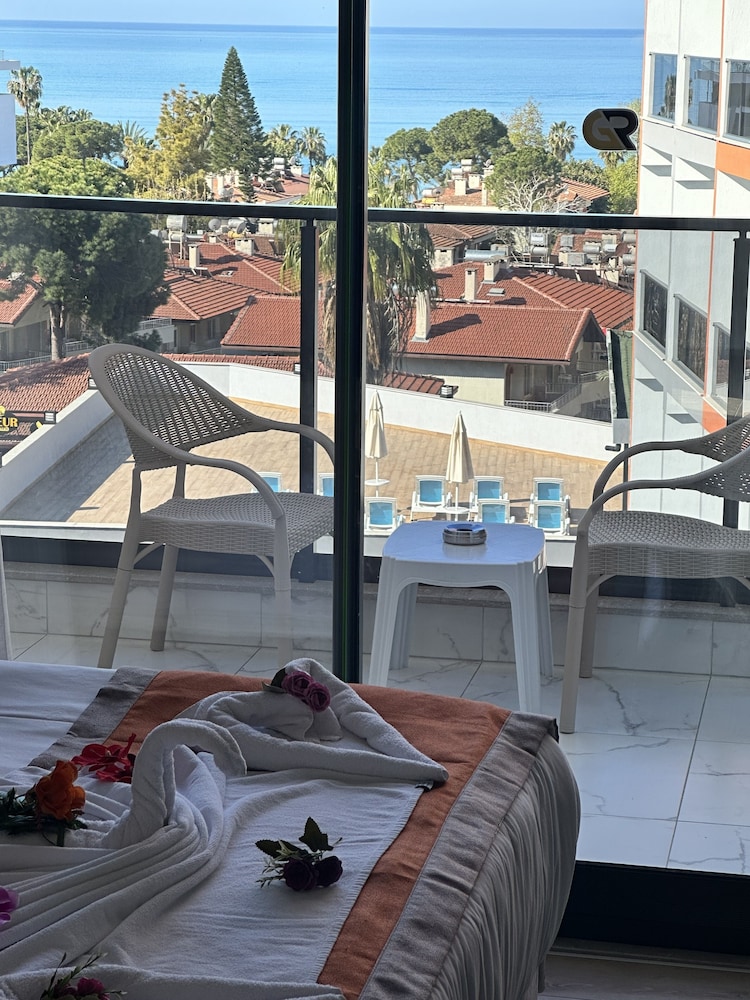 Side Golden Rock Hotel 16+ Adults Only — Hotel rooms in Side