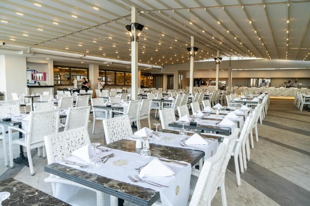 Emre Beach & Emre Hotel — Restaurant & bars in Marmaris, Mugla