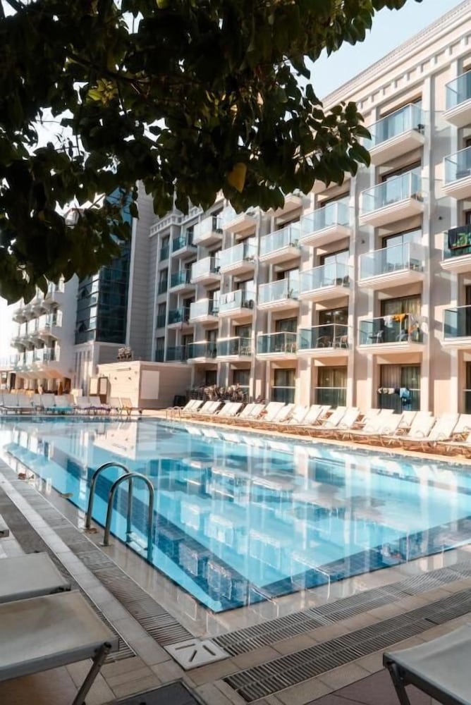 Emre Beach & Emre Hotel — Swimming pool in Marmaris, Mugla