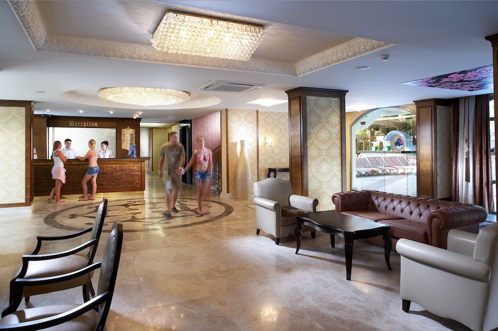Emre Beach & Emre Hotel — Hotel building in Marmaris, Mugla