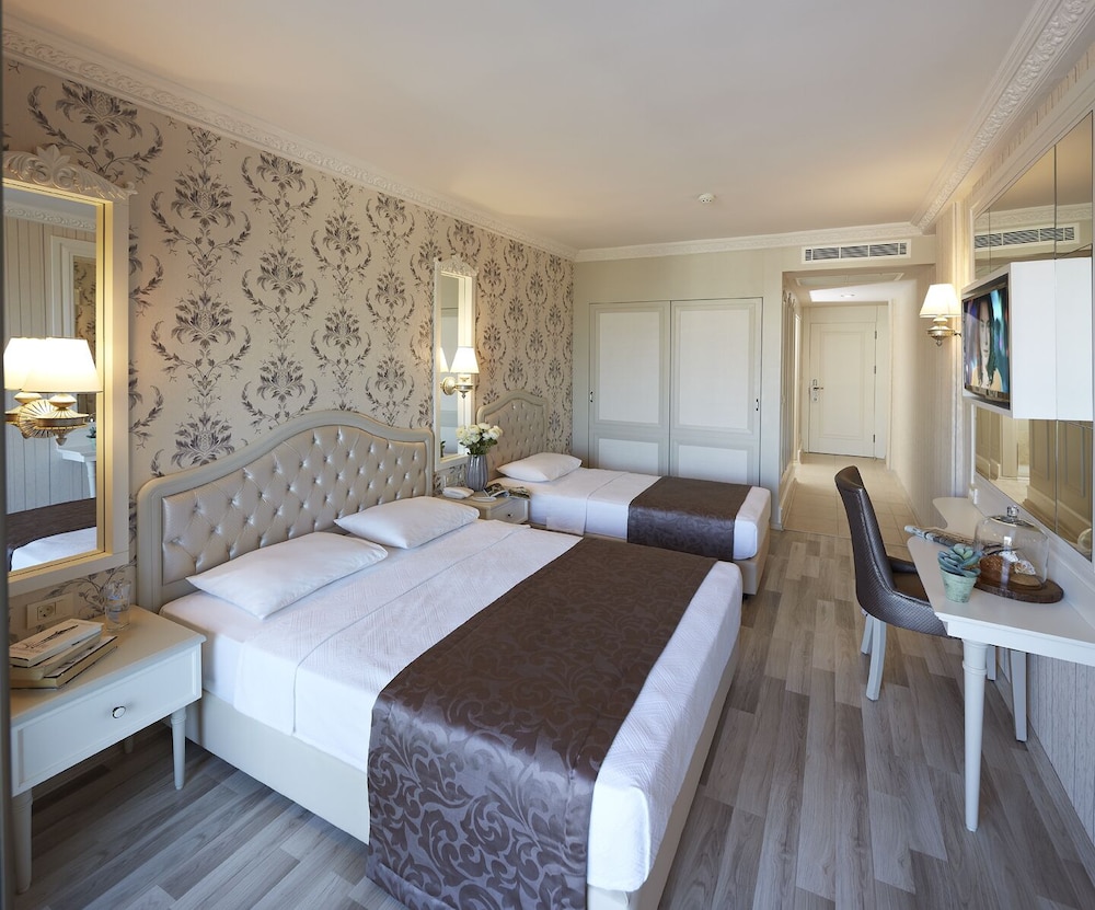 Emre Beach & Emre Hotel — Hotel rooms in Marmaris, Mugla