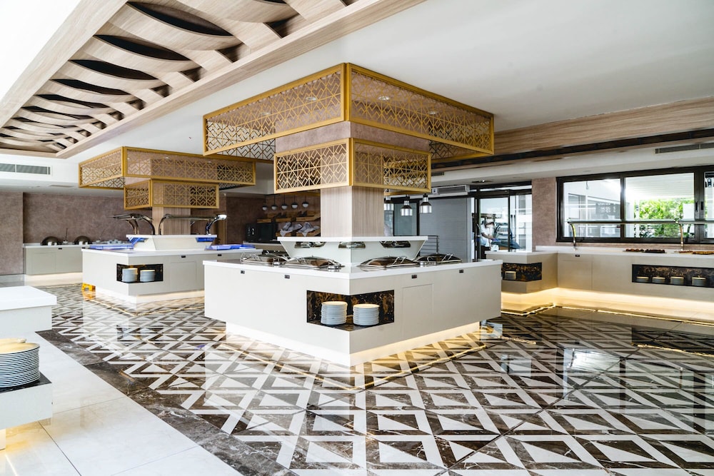 Emre Beach & Emre Hotel — Restaurant & bars in Marmaris, Mugla