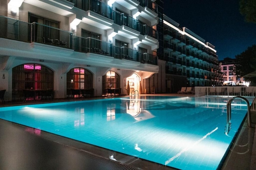 Emre Beach & Emre Hotel — Swimming pool in Marmaris, Mugla