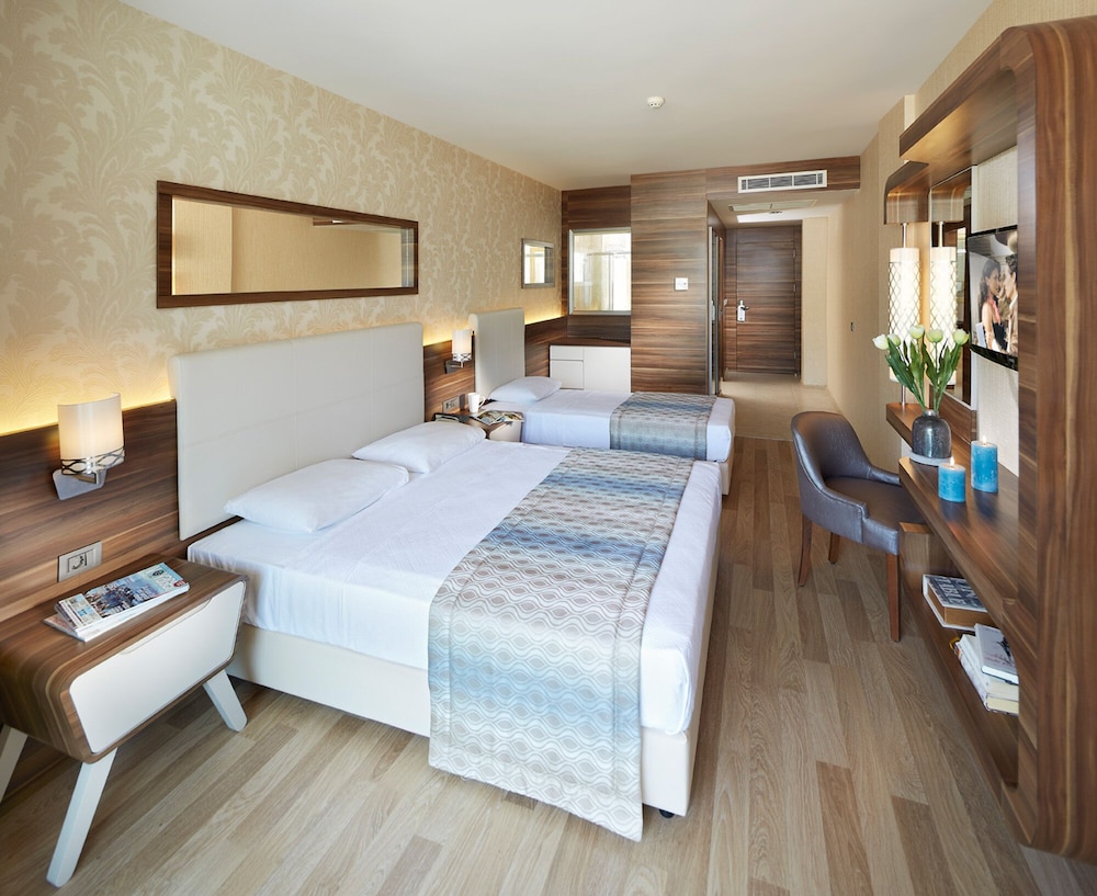 Emre Beach & Emre Hotel — Hotel rooms in Marmaris, Mugla