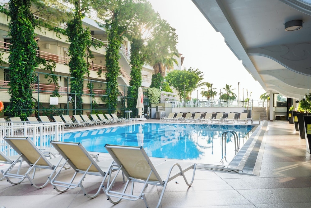 Emre Beach & Emre Hotel — Swimming pool in Marmaris, Mugla