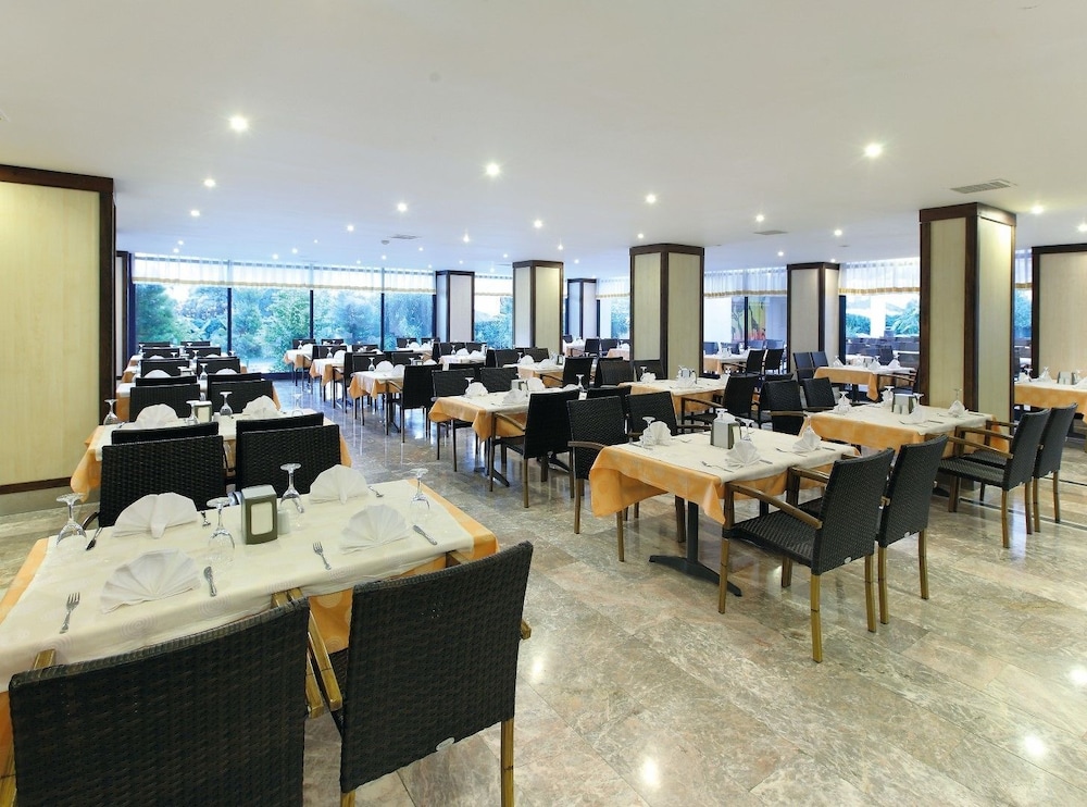 Idas Club Hotel — Restaurant & bars in İçmeler, Mugla