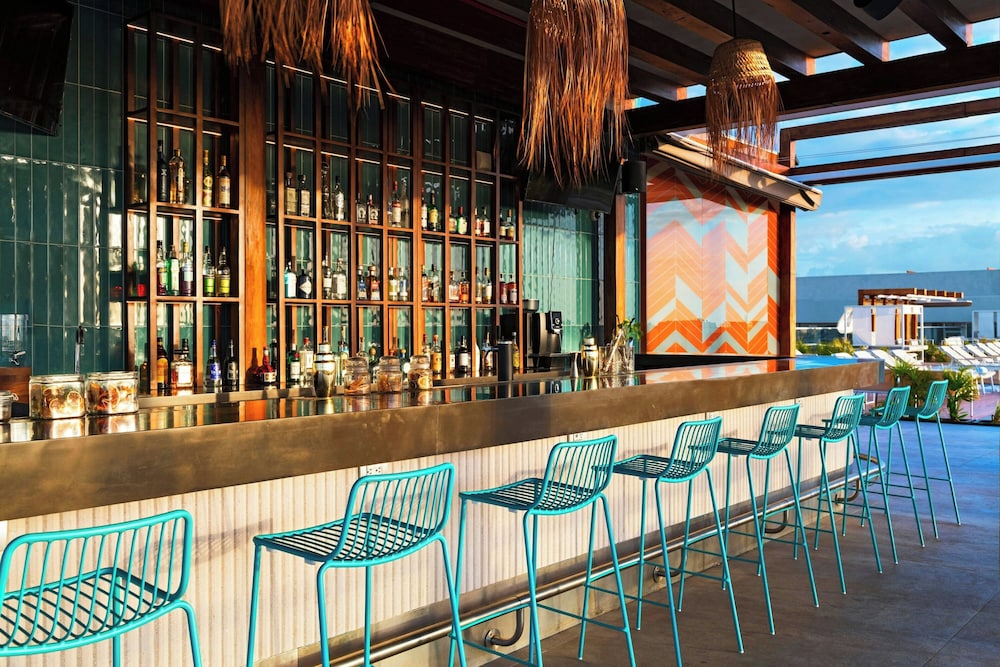 Aloft by Marriott Playa del Carmen — Restaurant & bars in Playa del Carmen, Quintana Roo