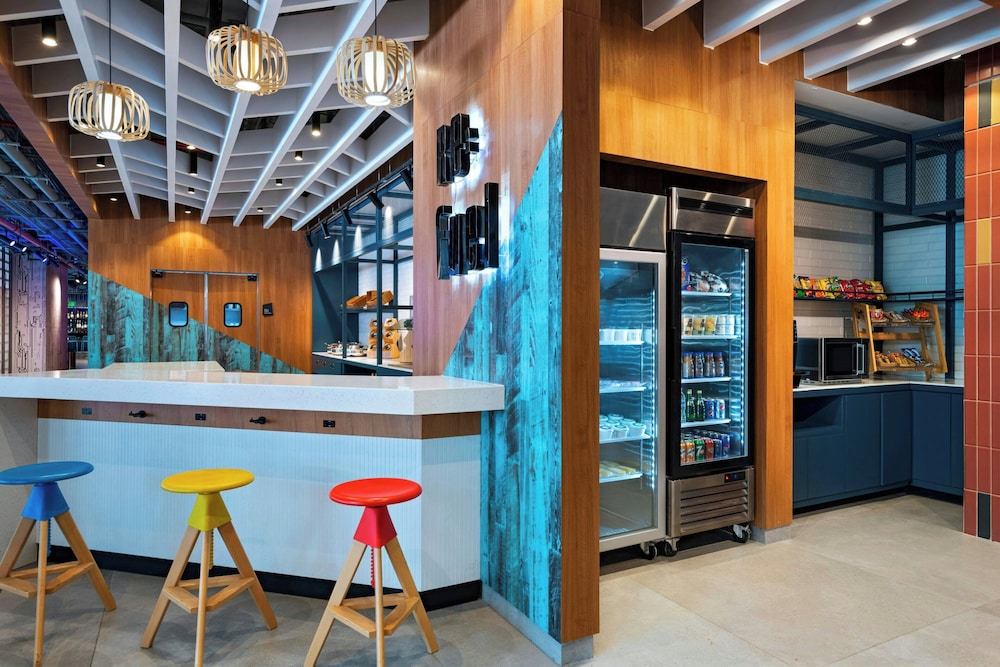 Aloft by Marriott Playa del Carmen — Restaurant & bars in Playa del Carmen, Quintana Roo