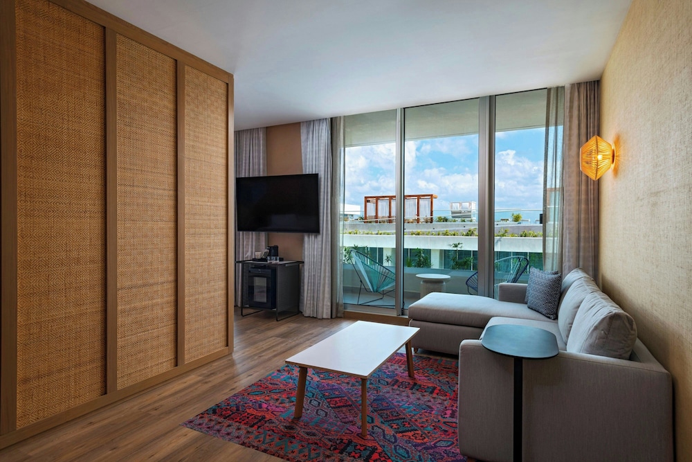 Aloft by Marriott Playa del Carmen — Hotel rooms in Playa del Carmen, Quintana Roo