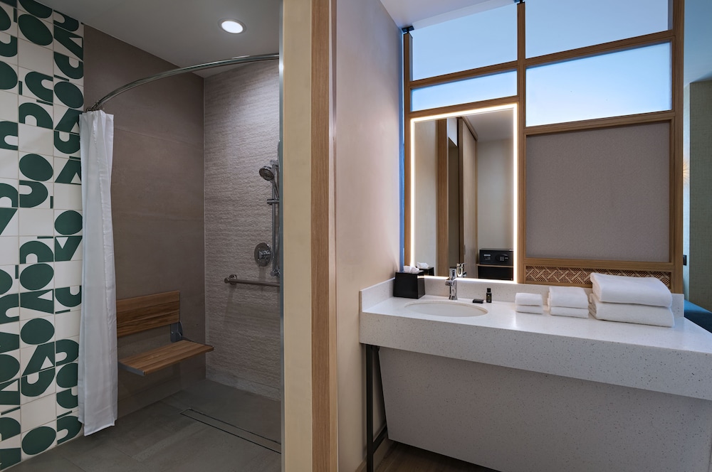 Aloft by Marriott Playa del Carmen — Hotel rooms in Playa del Carmen, Quintana Roo