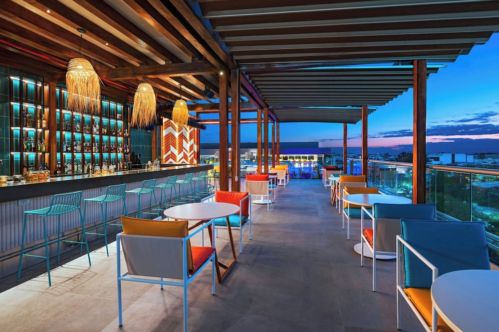 Aloft by Marriott Playa del Carmen — Restaurant & bars in Playa del Carmen, Quintana Roo