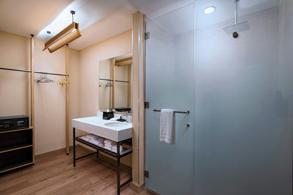 Aloft by Marriott Playa del Carmen — Hotel rooms in Playa del Carmen, Quintana Roo