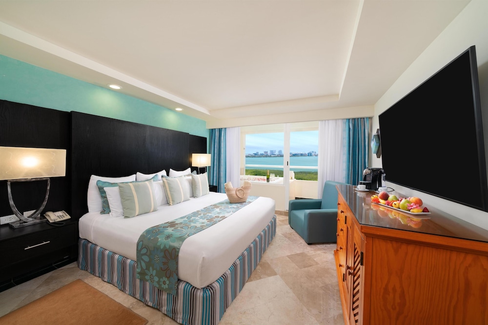 The Sens Cancun By Oasis — Hotel rooms in Cancun, Quintana Roo