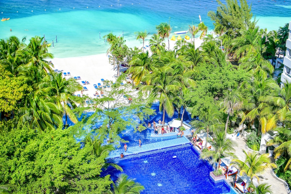 The Sens Cancun By Oasis — Swimming pool in Cancun, Quintana Roo