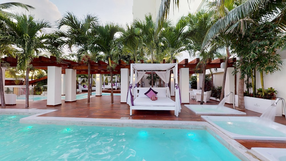 The Sens Cancun By Oasis — Swimming pool in Cancun, Quintana Roo