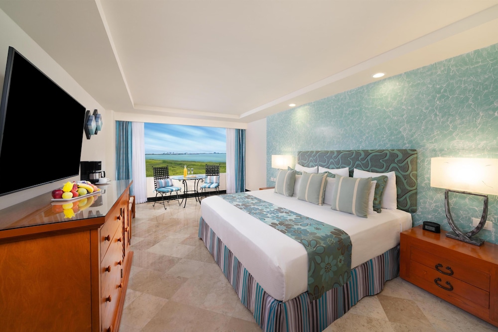 The Sens Cancun By Oasis — Hotel rooms in Cancun, Quintana Roo