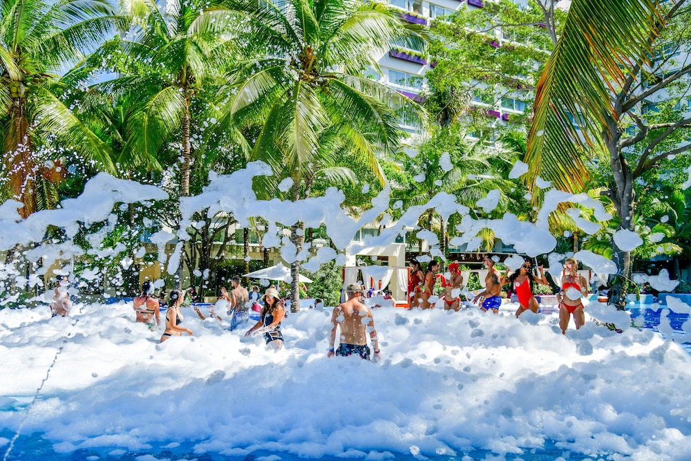 The Sens Cancun By Oasis — Swimming pool in Cancun, Quintana Roo
